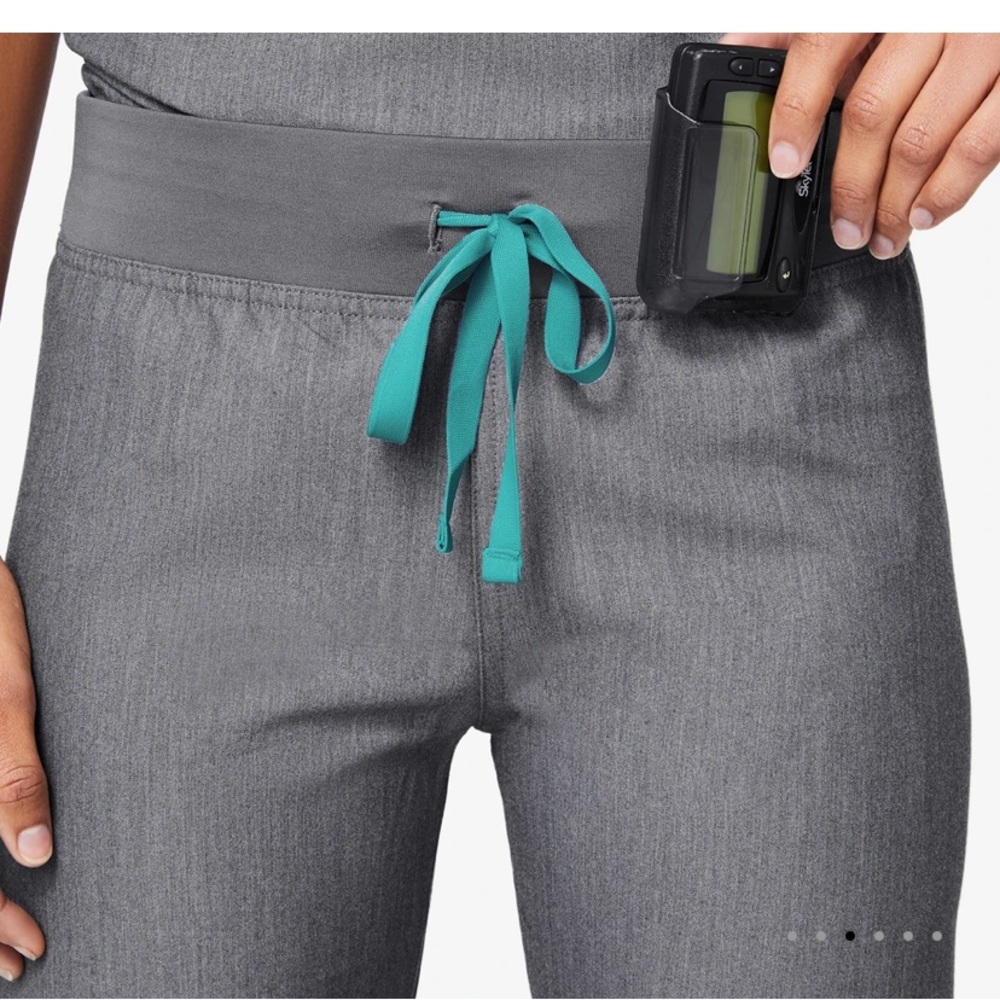 Figs Basic Scrub Pants In Graphite - image 2